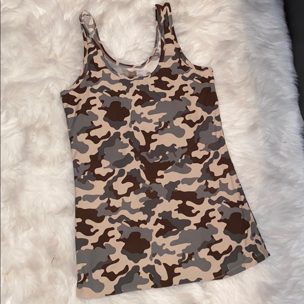 Stretchy camouflage tank top